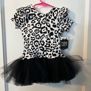 Brooklynn + Grey short sleeve size 6 dress-NWT-excellent quality